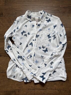 SO White Button-Down Shirt with Navy and Light Blue Butterfly Print